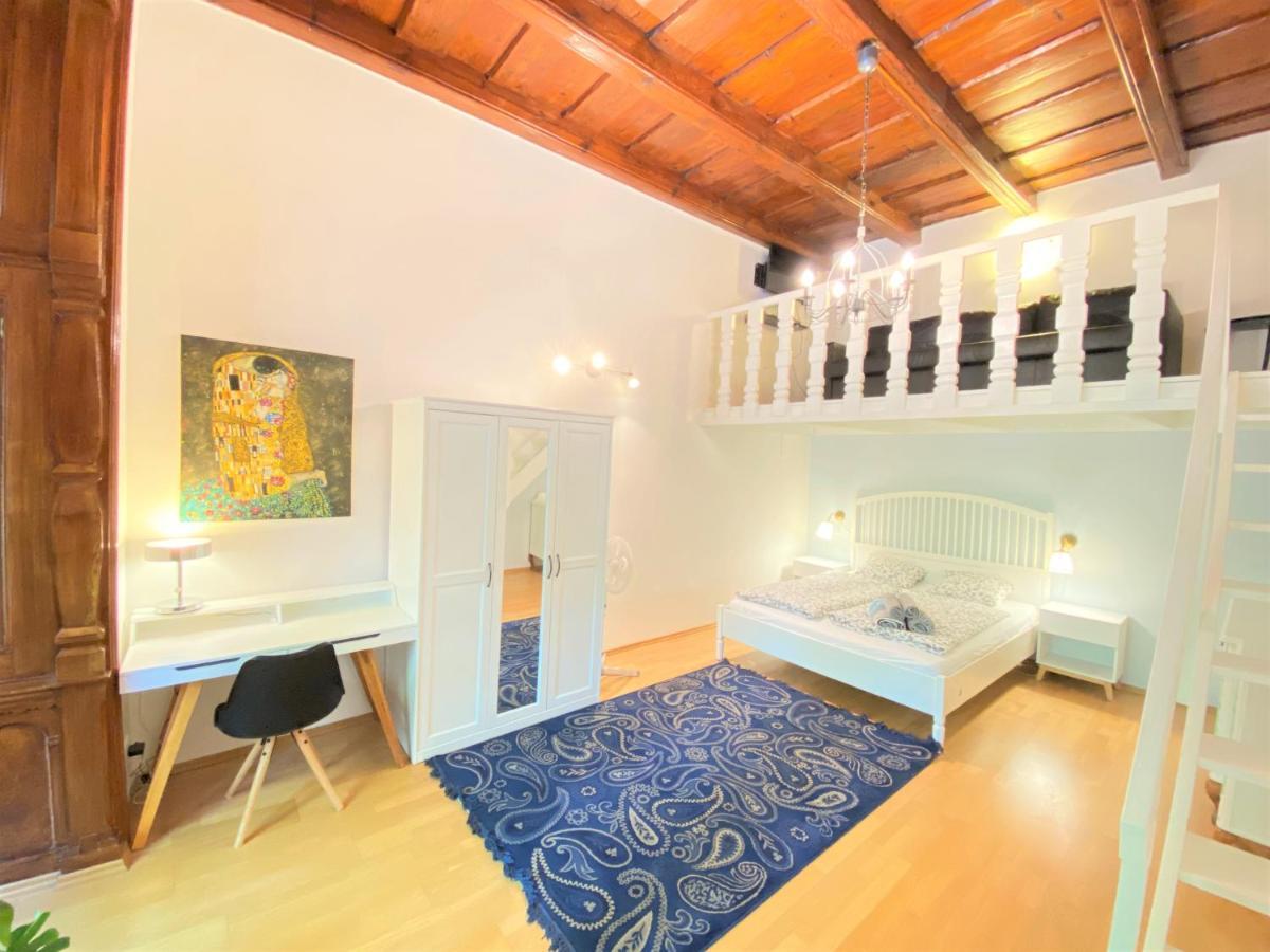 Black Eagle Apartments Prague Luaran gambar