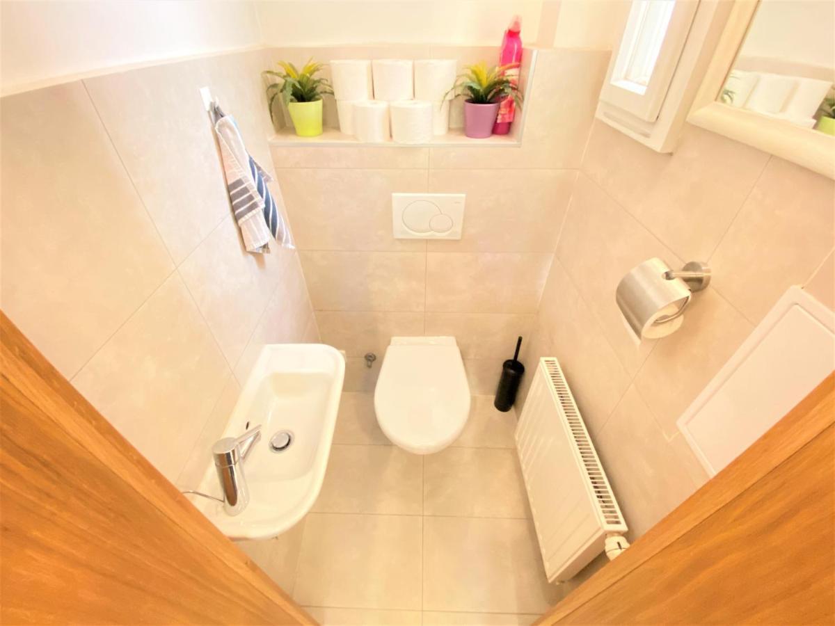 Black Eagle Apartments Prague Luaran gambar