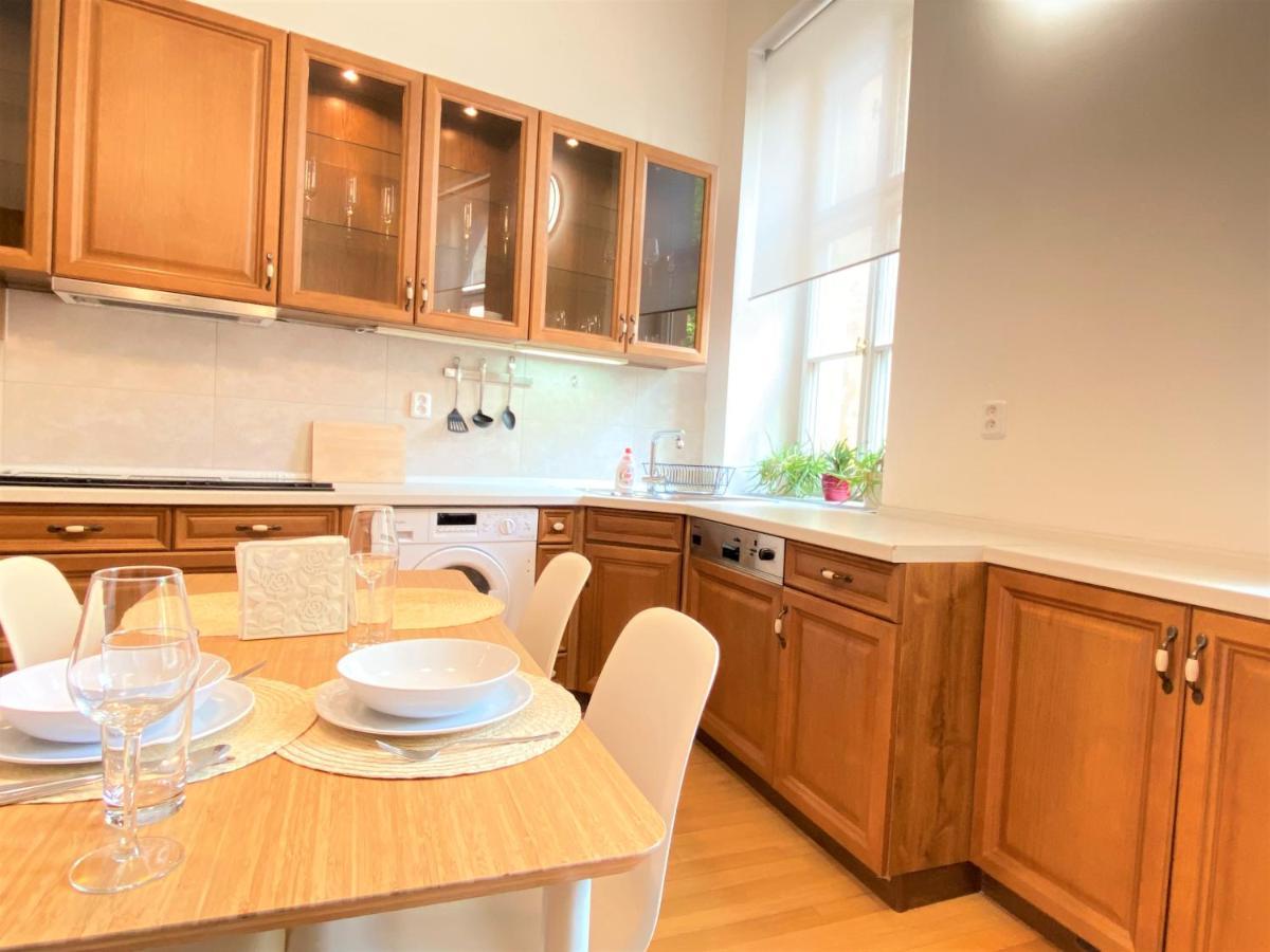 Black Eagle Apartments Prague Luaran gambar