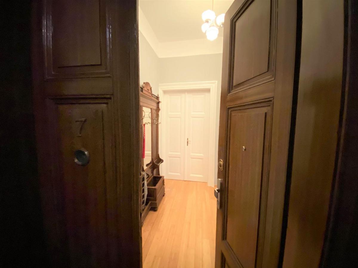 Black Eagle Apartments Prague Luaran gambar