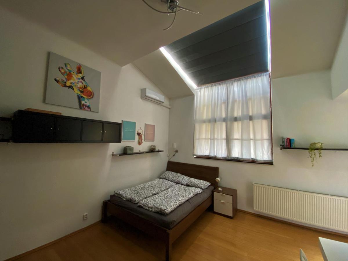 Black Eagle Apartments Prague Luaran gambar