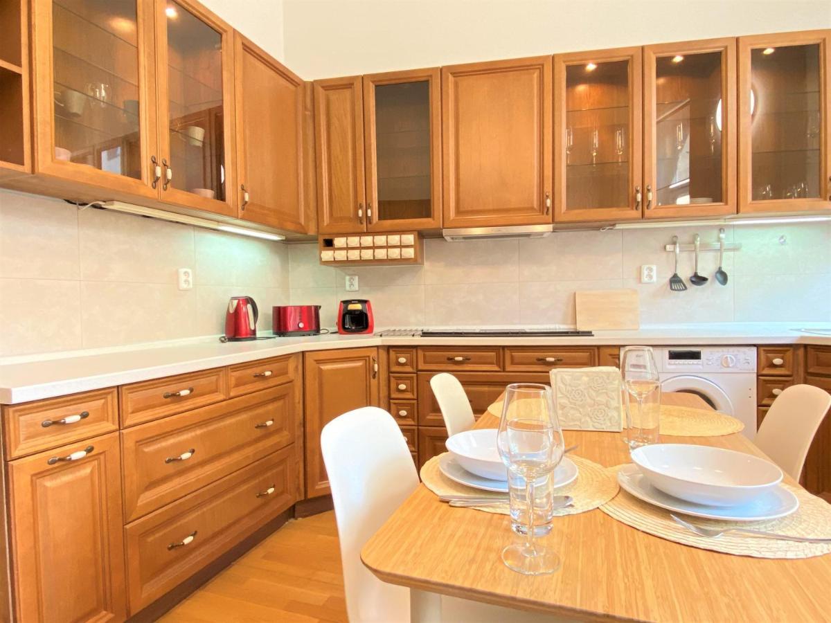 Black Eagle Apartments Prague Luaran gambar