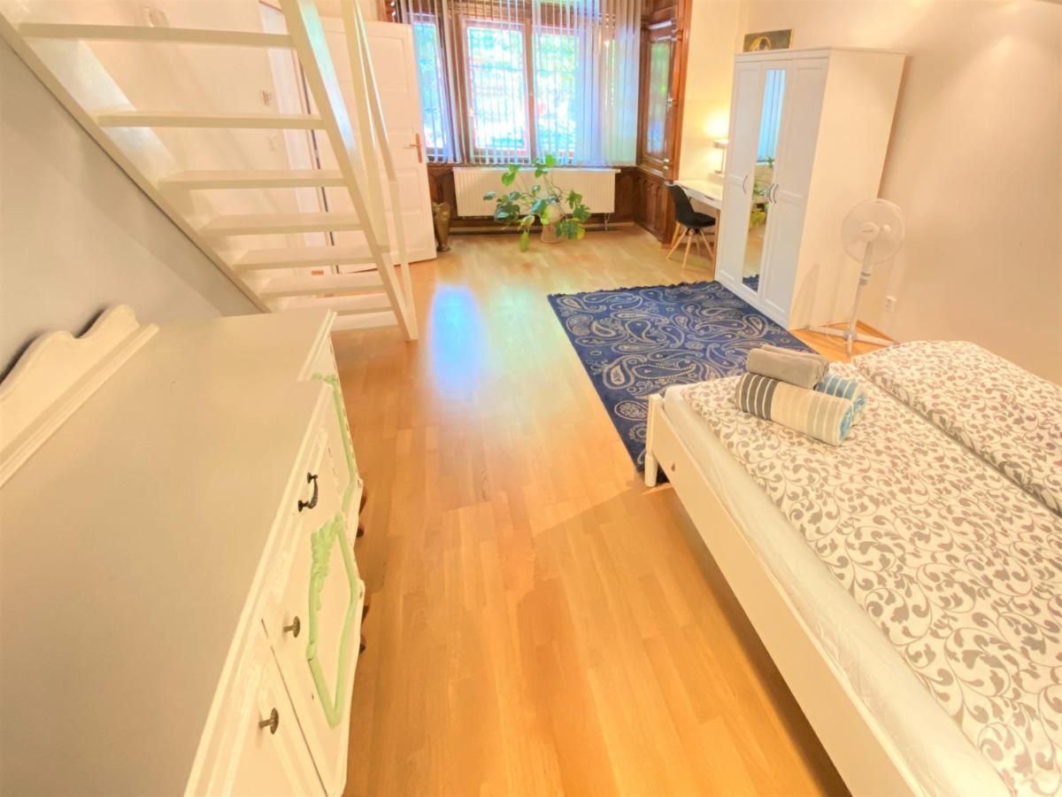 Black Eagle Apartments Prague Luaran gambar