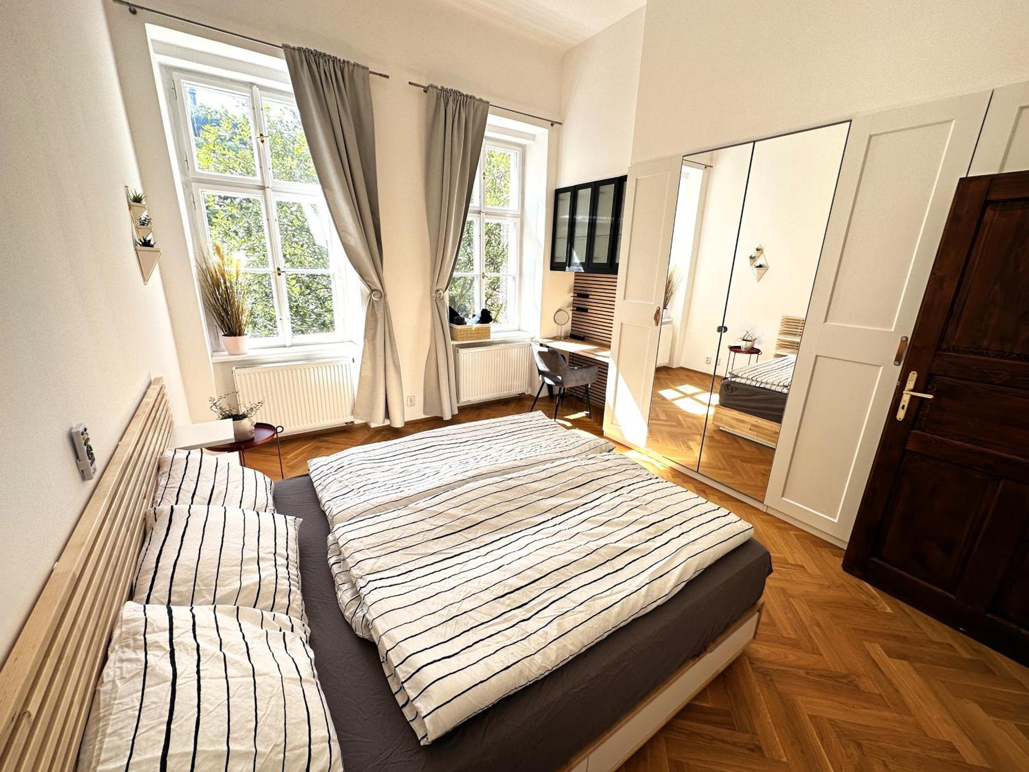 Black Eagle Apartments Prague Luaran gambar