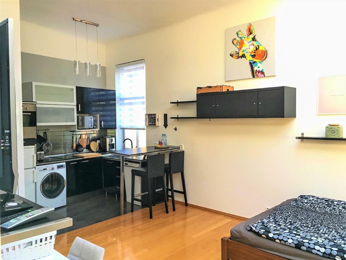 Black Eagle Apartments Prague Luaran gambar